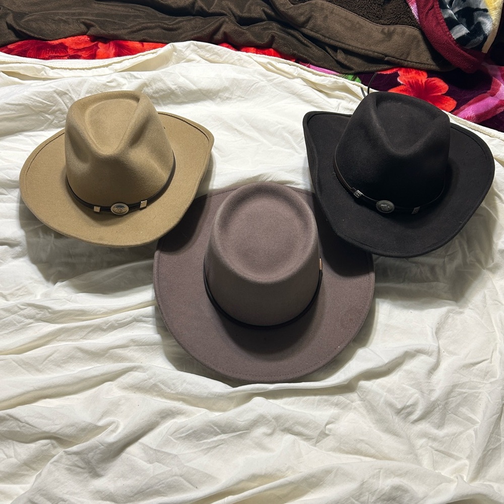 Stetson 100% wool crushable hat. Classic Gray Felt Cowboy Hat. (Middle hat)